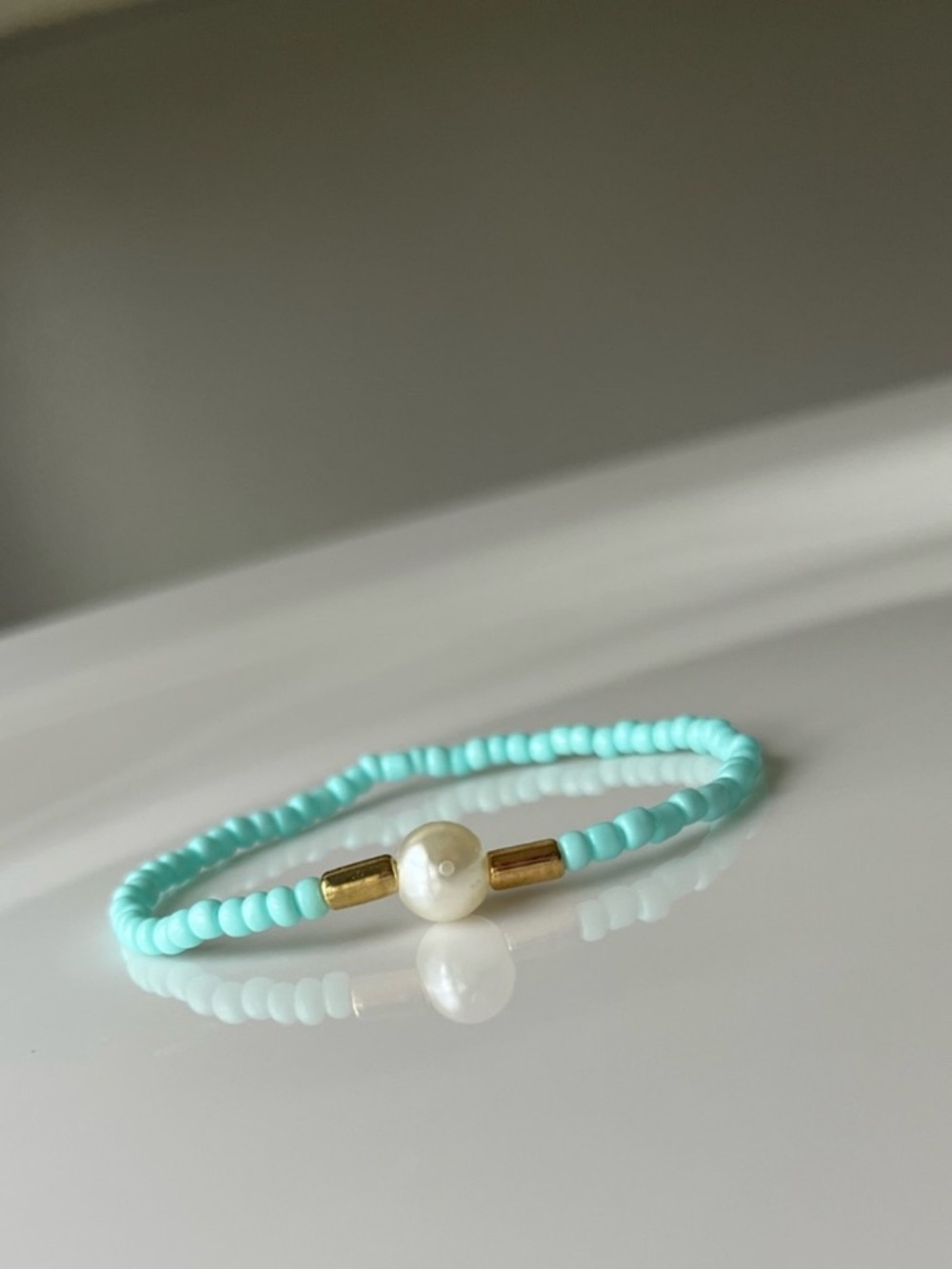 Turquoise Beaded Stretch Bracelet with Pearl and Gold Accents
